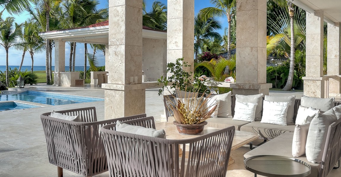 6 Bedroom Luxury Beachfront Home for Sale, Arrecife, Punta ...