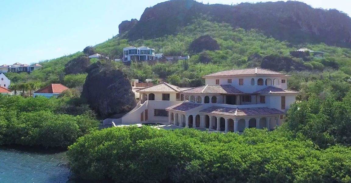 5-bedroom-waterfront-estate-for-sale-seru-boca-santa-barbara