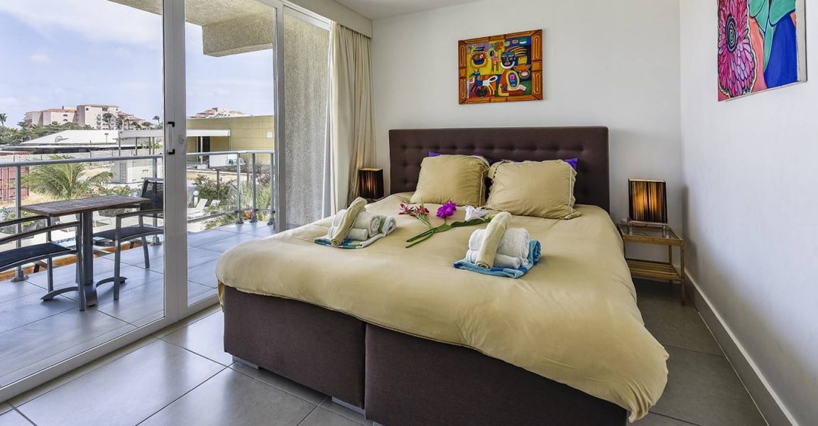 3 bedroom condo for sale