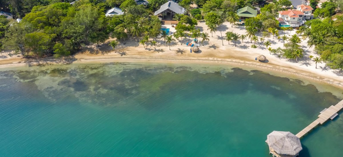 Beachfront home for sale in Roatan