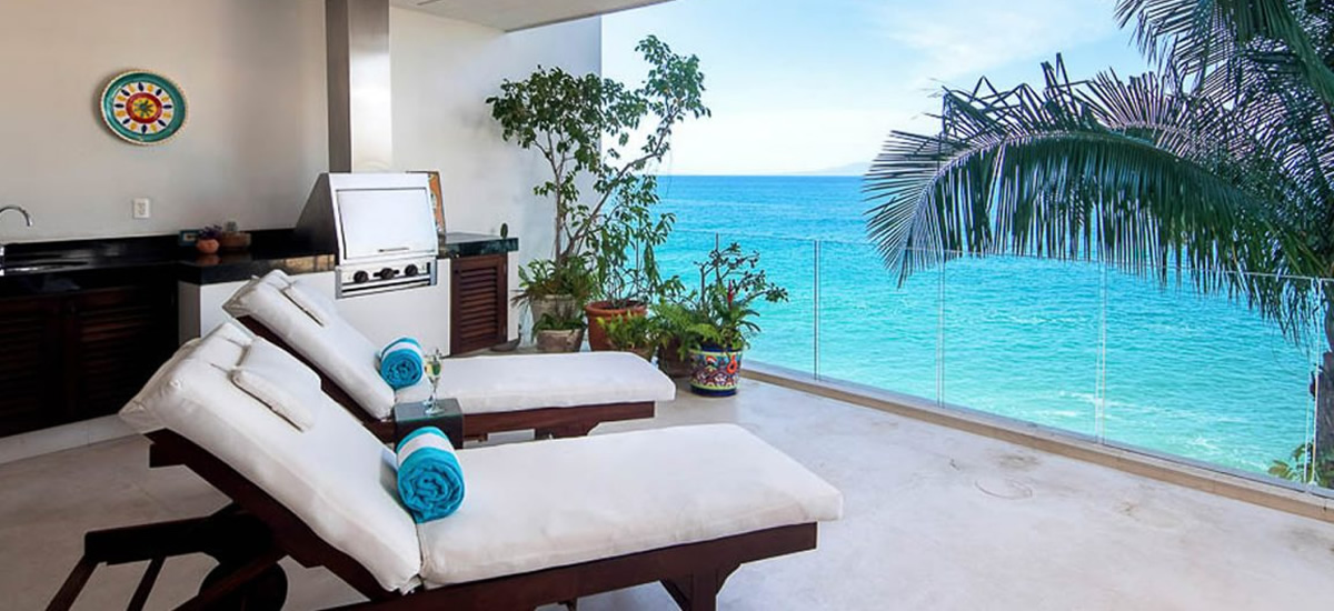 Beachfront condo for sale in Sierra del Mar Los Arcos, Puerto Vallarta