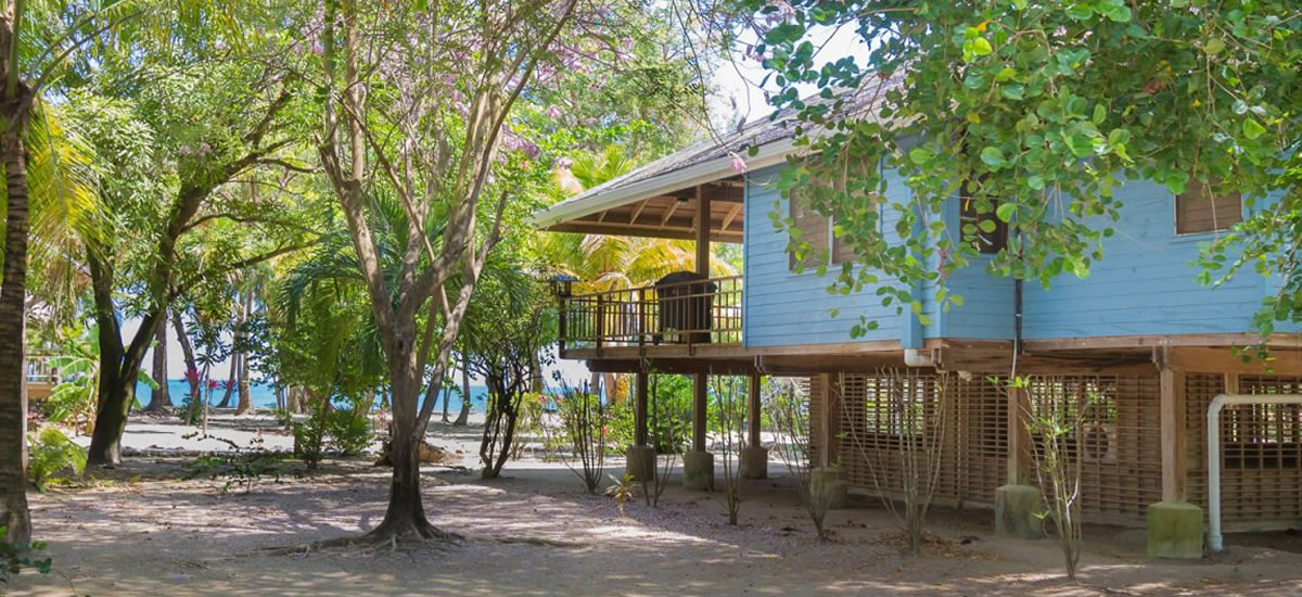 Beachfront home for sale in Palmetto Bay, Roatan