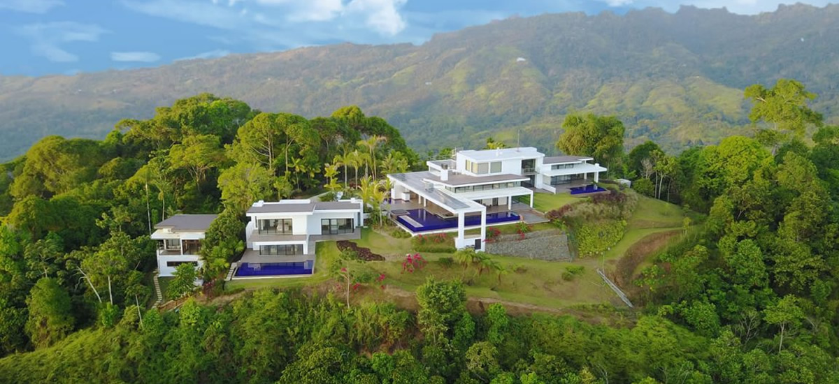 Luxury hilltop estate for sale in Dominical in Costa Rica