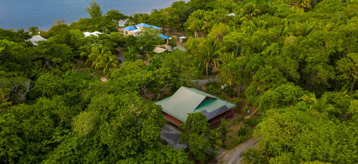 Off the grid home for sale in Palmetto Bay, Roatan