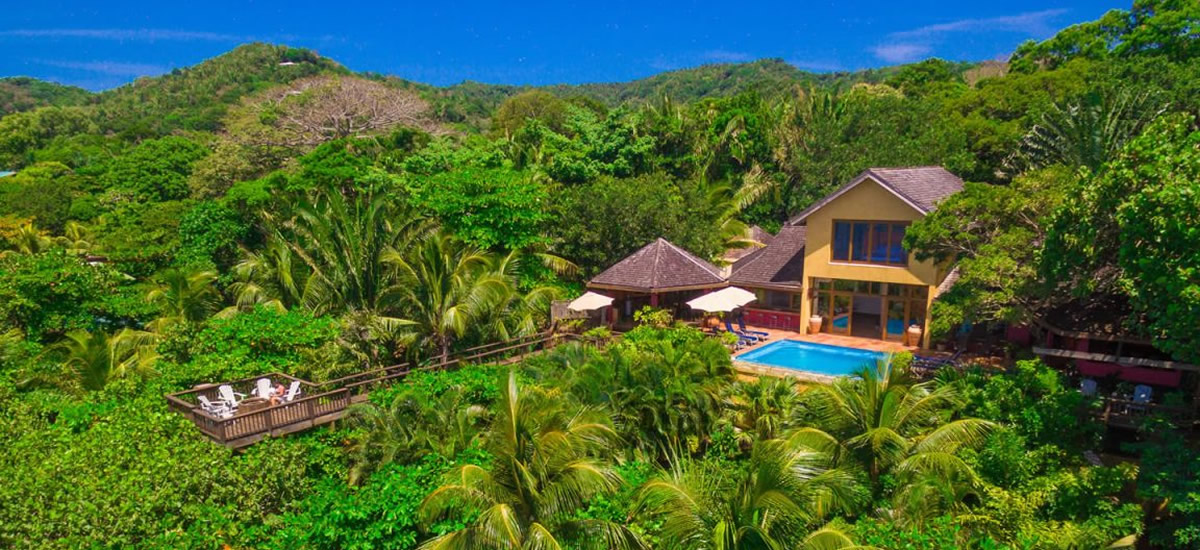 Guest house / boutique hotel for sale in Sandy Bay, Roatan