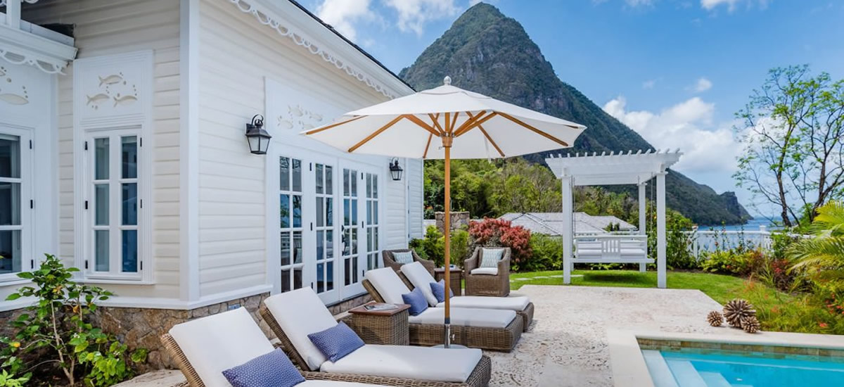 4 bedroom property with view of the Pitons