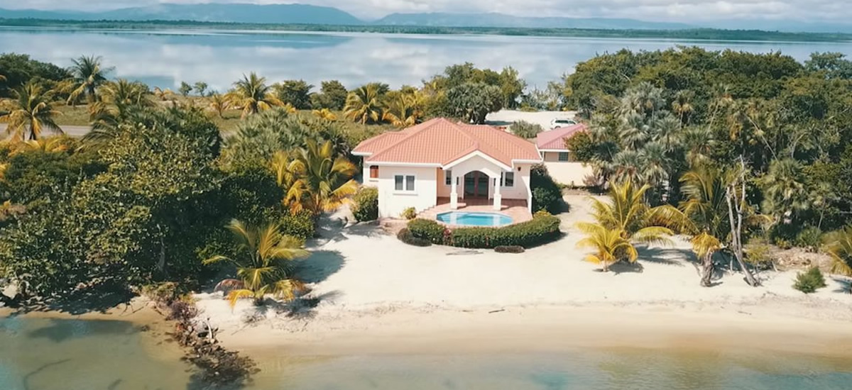 Beach house for sale in Belize